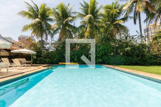 Casa à venda com 5 quartos, 1005m² em Barra da Tijuca, Rio de Janeiro