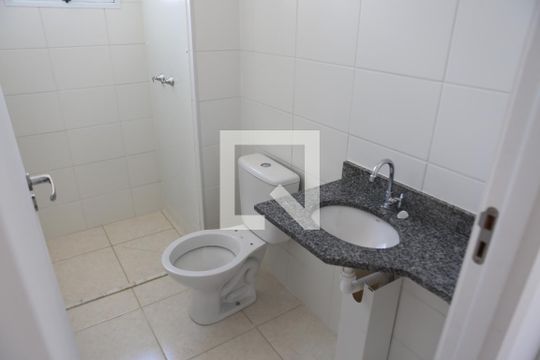 Banheiro de apartamento à venda com 2 quartos, 46m² em Novo Riacho, Contagem