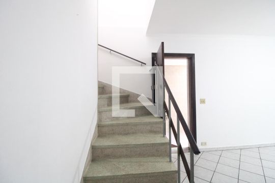 Escada de casa à venda com 3 quartos, 176m² em Cupecê, São Paulo