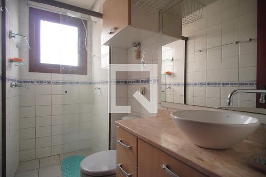 Banheiro de apartamento à venda com 1 quarto, 48m² em Centro, São Leopoldo