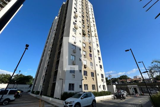Fachada do bloco de apartamento para alugar com 2 quartos, 42m² em Del Castilho, Rio de Janeiro