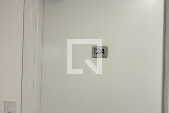 Instalação lockbox de apartamento para alugar com 2 quartos, 64m² em Parque das Nações, Santo André