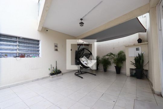Garagem de casa à venda com 2 quartos, 100m² em Vila Ivg, São Paulo