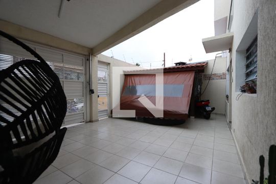 Garagem de casa à venda com 2 quartos, 100m² em Vila Ivg, São Paulo