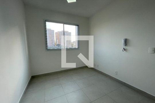 Sala de apartamento para alugar com 2 quartos, 33m² em Jardim Celeste, São Paulo