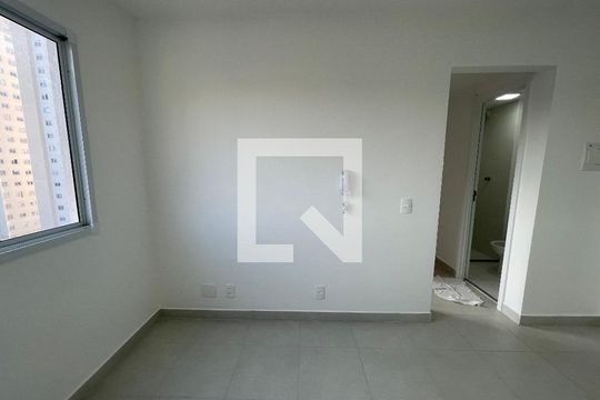 Sala de apartamento para alugar com 2 quartos, 33m² em Jardim Celeste, São Paulo