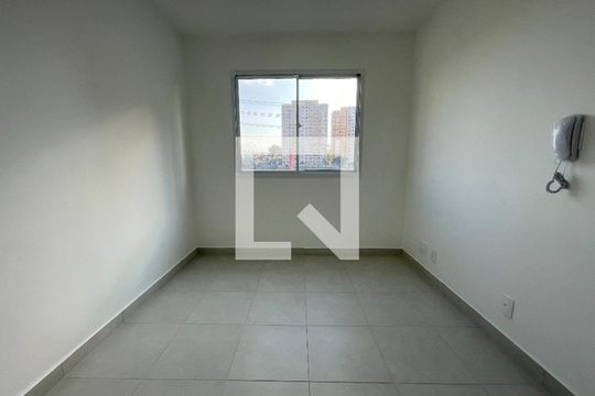 Sala de apartamento para alugar com 2 quartos, 33m² em Jardim Celeste, São Paulo
