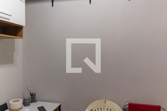 Banheiro de Serviço de apartamento para alugar com 2 quartos, 93m² em Ingá, Niterói