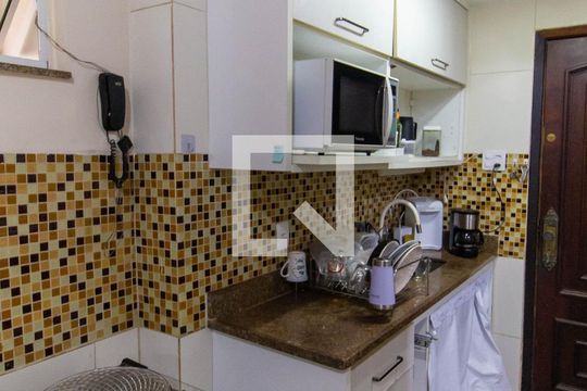 Cozinha de apartamento para alugar com 2 quartos, 93m² em Ingá, Niterói