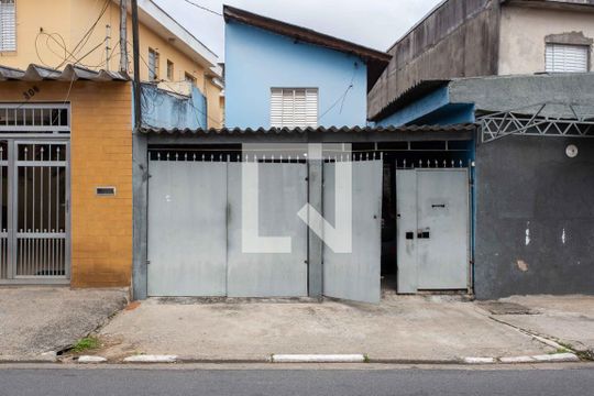 Fachada de casa à venda com 2 quartos, 125m² em Taboão, Diadema
