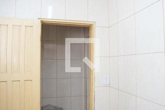Banheiro 1 de casa à venda com 2 quartos, 125m² em Taboão, Diadema