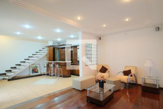 Casa à venda com 4 quartos, 300m² em Penha de França, São Paulo