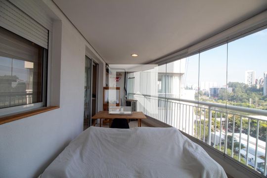Varanda de kitnet/studio para alugar com 1 quarto, 47m² em Cidade Monções, São Paulo