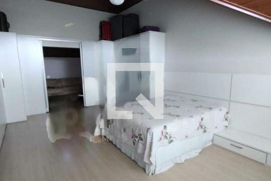 Casa à venda com 5 quartos, 675m² em Barra da Tijuca, Rio de Janeiro