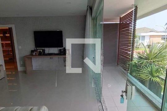 Casa à venda com 5 quartos, 675m² em Barra da Tijuca, Rio de Janeiro