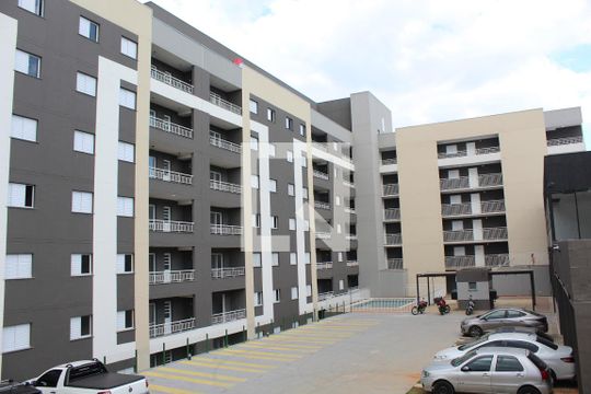Fachada do bloco de apartamento para alugar com 2 quartos, 58m² em Jardim Belizário, Cotia