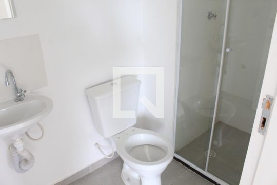 Banheiro Social de apartamento para alugar com 2 quartos, 58m² em Jardim Belizário, Cotia