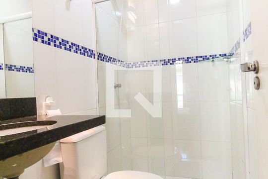 Banheiro da Suíte de casa de condomínio à venda com 3 quartos, 130m² em Itaquera, São Paulo