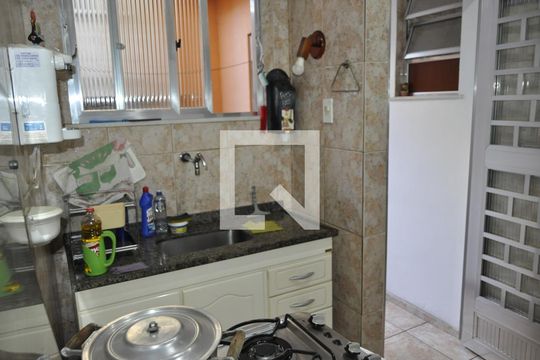 Cozinha de casa de condomínio à venda com 2 quartos, 70m² em Piedade, Rio de Janeiro