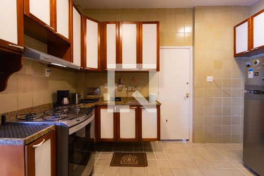 Cozinha de apartamento à venda com 3 quartos, 130m² em Copacabana, Rio de Janeiro