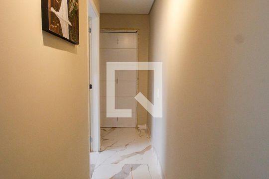 Corredor de apartamento para alugar com 2 quartos, 44m² em Vila Andrade, São Paulo