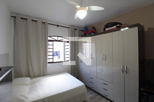 Quarto de casa à venda com 3 quartos, 411m² em Santa Monica, Belo Horizonte
