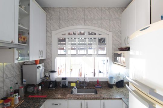 Cozinha de casa à venda com 3 quartos, 411m² em Santa Monica, Belo Horizonte
