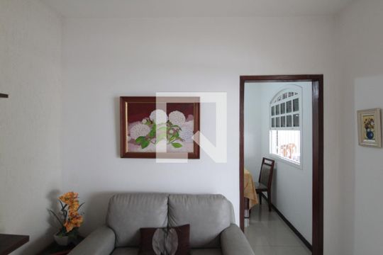 Sala de casa à venda com 3 quartos, 411m² em Santa Monica, Belo Horizonte