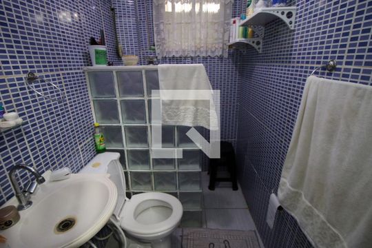 Banheiro de apartamento à venda com 1 quarto, 60m² em Irajá, Rio de Janeiro