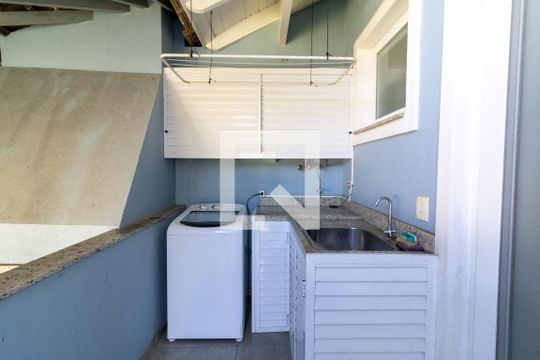 Área de Serviço de casa à venda com 3 quartos, 138m² em Guarujá, Porto Alegre