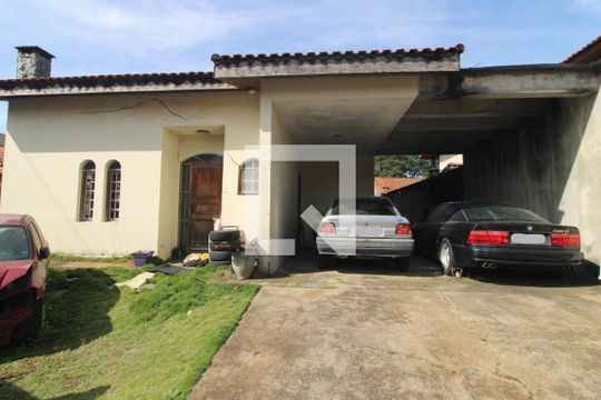 Fachada de casa à venda com 4 quartos, 200m² em Jardim Santa Helena, São Paulo