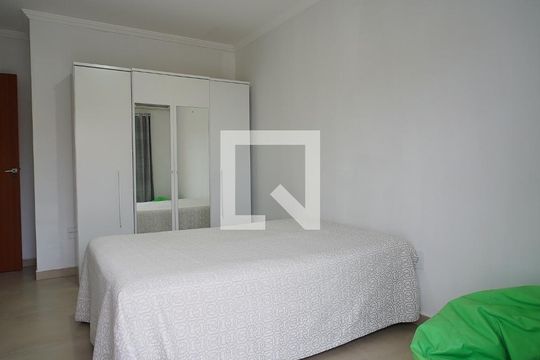 Quarto suíte de apartamento para alugar com 2 quartos, 85m² em Ingleses do Rio Vermelho, Florianópolis