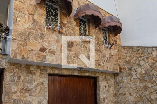 Garagem de casa à venda com 3 quartos, 200m² em Jardim Rosa de Franca, Guarulhos