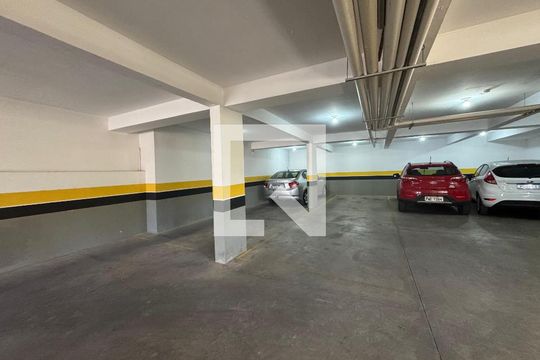 Garagem de apartamento à venda com 2 quartos, 120m² em Coqueiros, Belo Horizonte