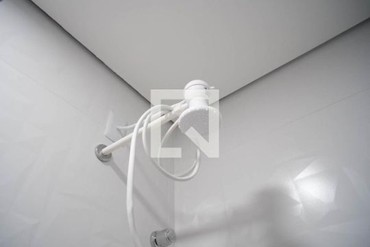 Banheiro de apartamento para alugar com 2 quartos, 40m² em Jardim Jaú (zona Leste), São Paulo