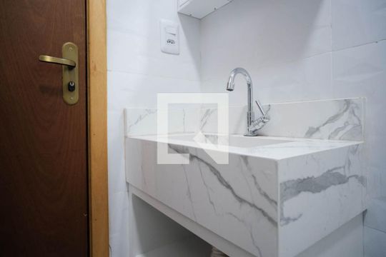 Banheiro de apartamento para alugar com 2 quartos, 40m² em Jardim Jaú (zona Leste), São Paulo