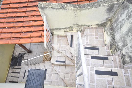 Escada de acesso ao terraço de casa à venda com 4 quartos, 123m² em Vila Medeiros, São Paulo