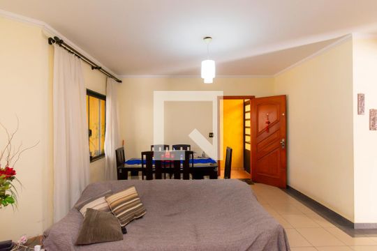 Sala de casa à venda com 4 quartos, 200m² em Vila Carrão, São Paulo