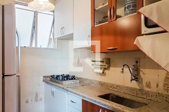 Cozinha de apartamento à venda com 3 quartos, 110m² em Nova Suíça, Belo Horizonte