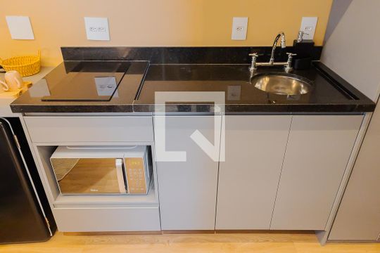Cozinha de kitnet/studio à venda com 1 quarto, 21m² em Paraíso, São Paulo