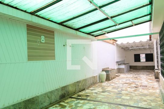Garagem de casa à venda com 4 quartos, 193m² em Engenho Novo, Rio de Janeiro