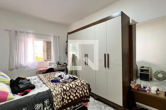 Quarto 1 de casa à venda com 2 quartos, 200m² em Padre Eustáquio, Belo Horizonte