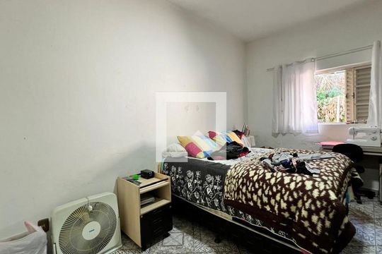Quarto 1 de casa à venda com 2 quartos, 200m² em Padre Eustáquio, Belo Horizonte