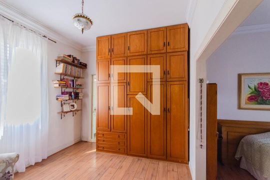 Suíte 3 de casa para alugar com 5 quartos, 218m² em Bosque da Saúde, São Paulo