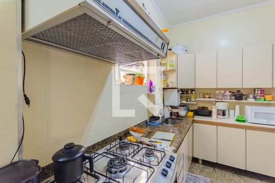 Cozinha de casa para alugar com 5 quartos, 218m² em Bosque da Saúde, São Paulo