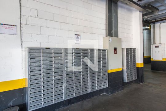 Área comum de apartamento para alugar com 3 quartos, 105m² em Jardim Tupanci, Barueri