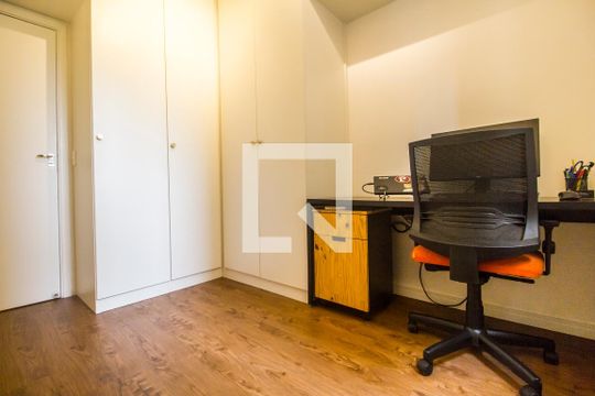 Quarto 1 de apartamento para alugar com 3 quartos, 105m² em Jardim Tupanci, Barueri