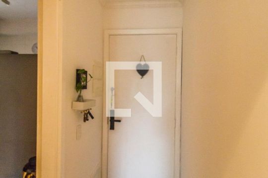 Entrada de apartamento para alugar com 3 quartos, 105m² em Jardim Tupanci, Barueri