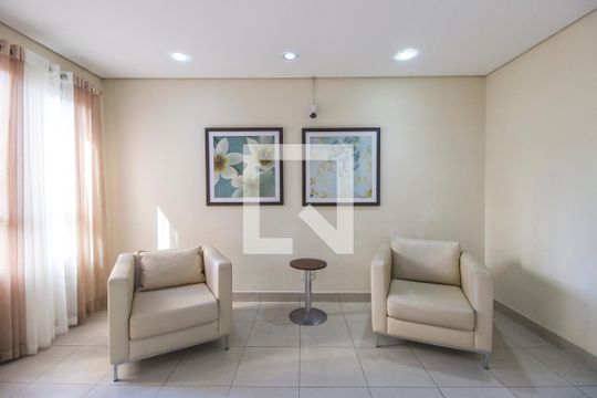 Hall social de apartamento para alugar com 3 quartos, 105m² em Jardim Tupanci, Barueri