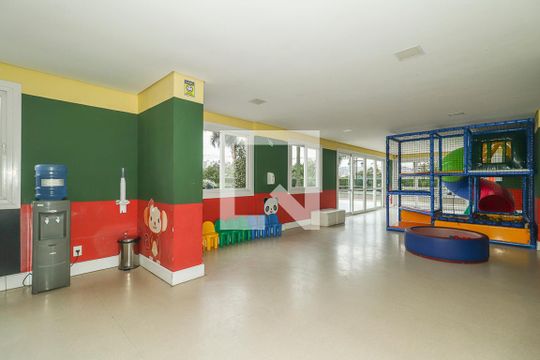 Área comum de apartamento à venda com 3 quartos, 93m² em São Sebastião, Porto Alegre